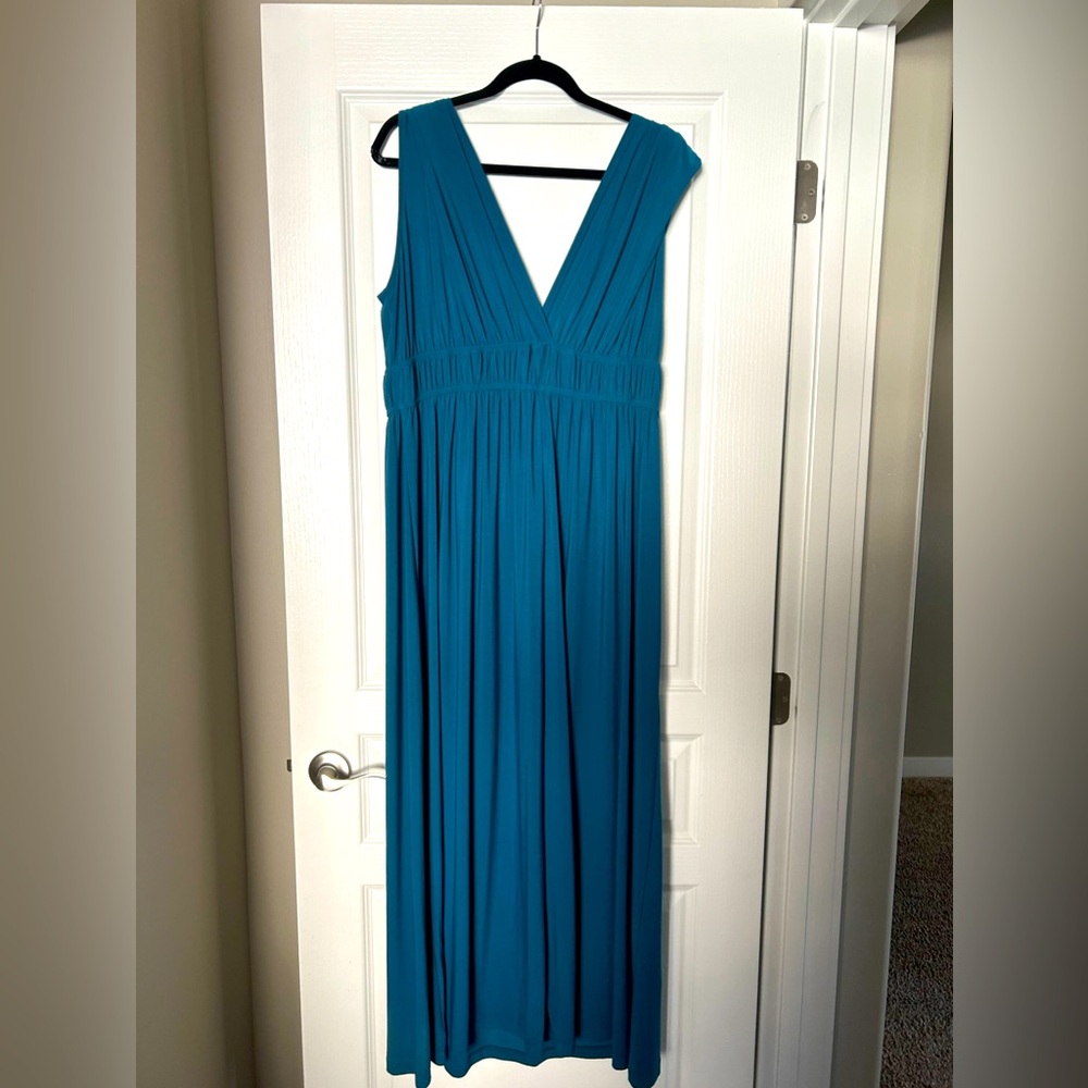 Beautiful blue like new Viereck maxi cinch waist dress. Size 2X.